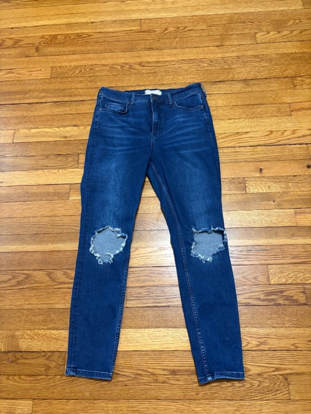 Free People Womens Skinny Jeans Size 31 Blue Dark Wash Distressed Stretch Denim